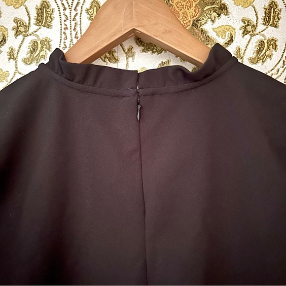 Ann Taylor Black Short Sleeve Ruffleneck Retro 1960s Vintage Vibe Blouse, size M - Picture 5 of 7